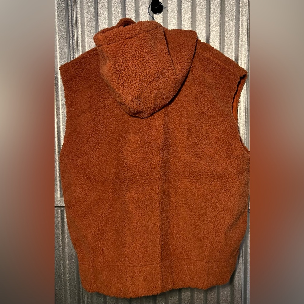 Heimish Hooded Sherpa Vest in Rust/Brown NWOT 3x - Picture 2 of 4